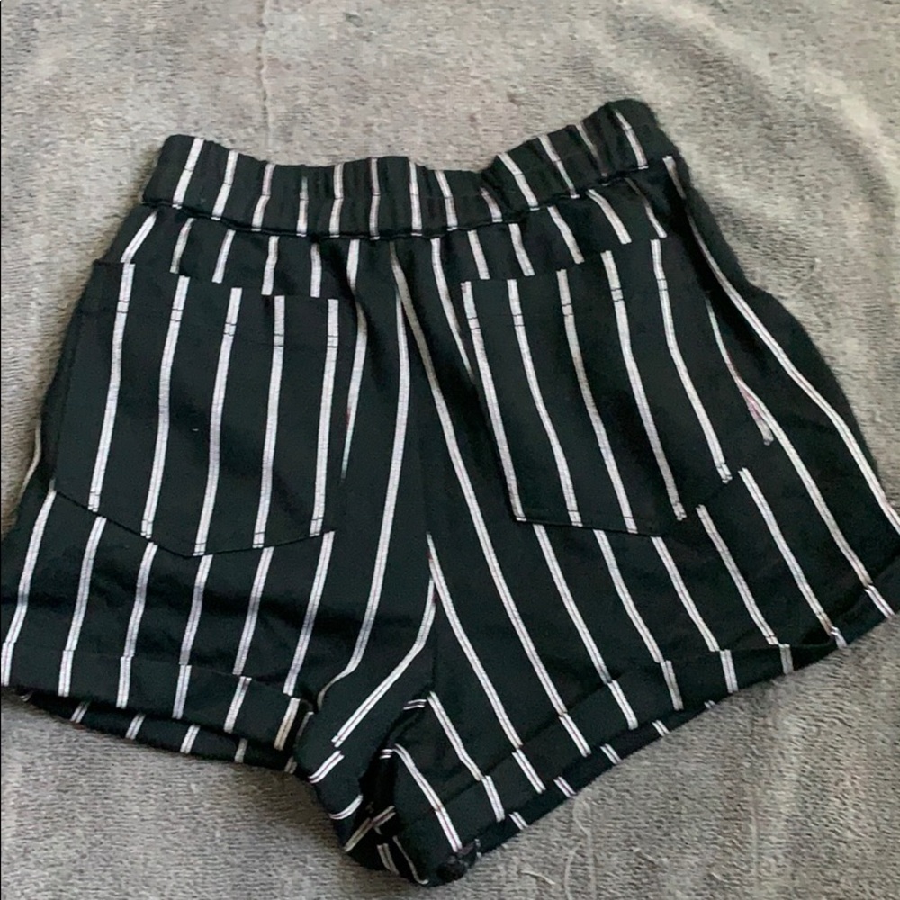 Shorts - Picture 2 of 3